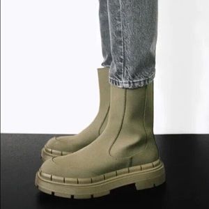 ZARA chunky rubberized Chelsea boots size EU 41.